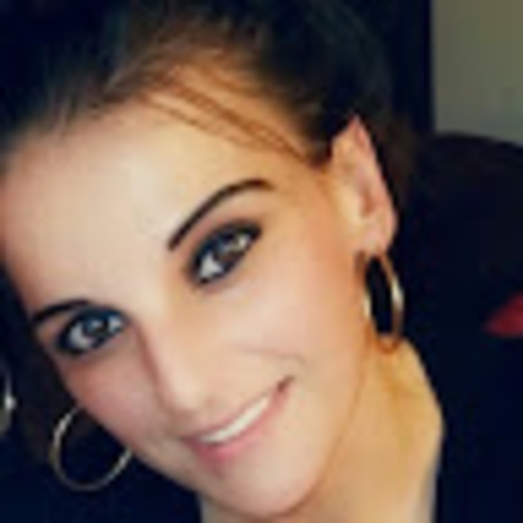 Meet your Posher, Enisa - Picture 1 of 1